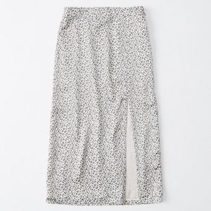 Leopard print slit midi skirt